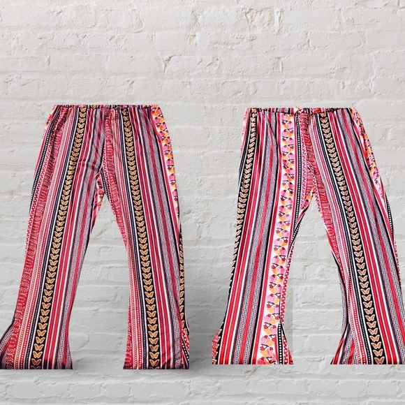 Butterfly and Floral Print Flare Leg Size Medium - Picture 1 of 2